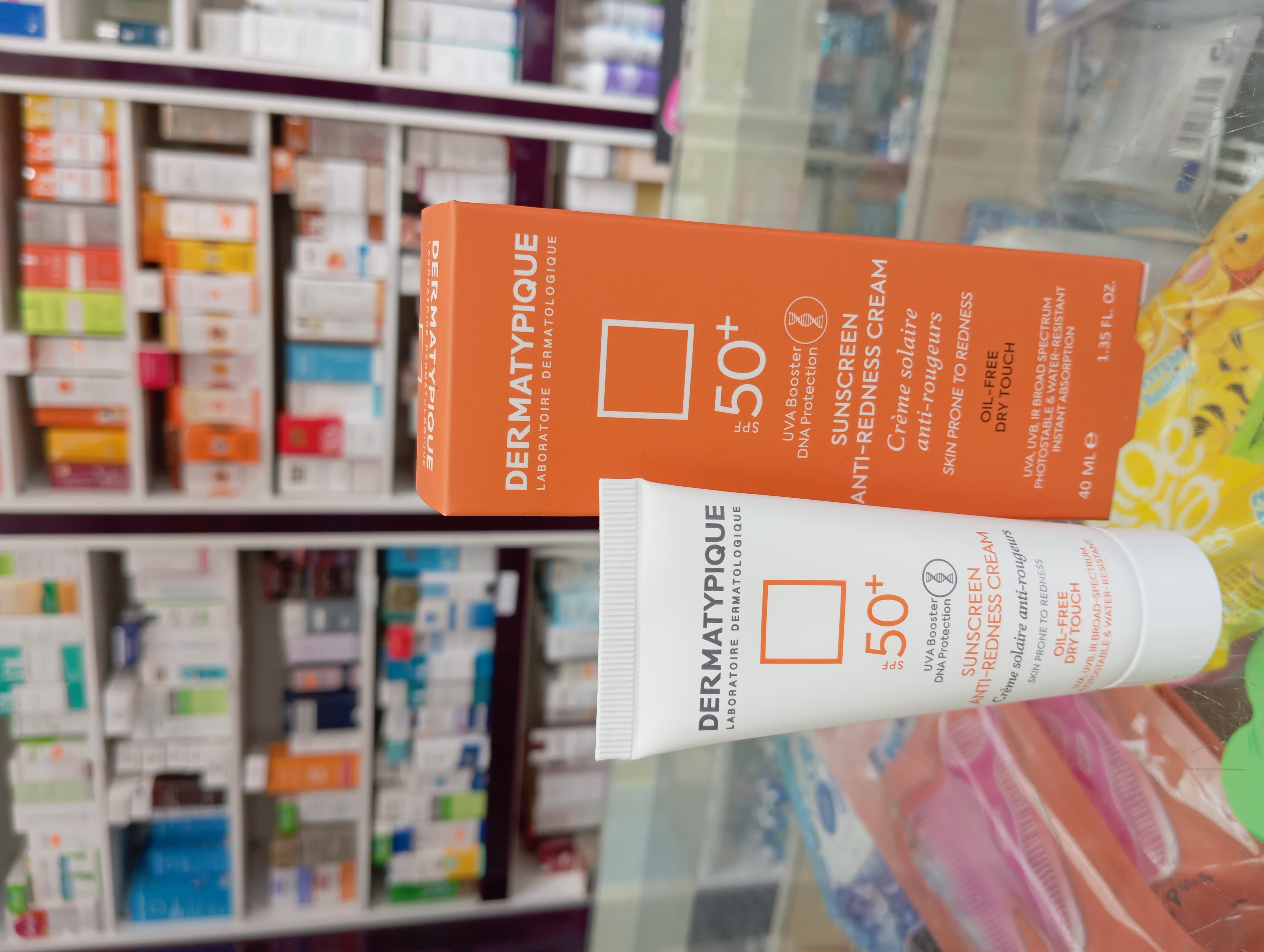 کرم ضدآفتاب پوست قرمز و حساس SPF50 درماتیپیک